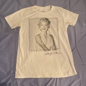 Women’s graphic tee